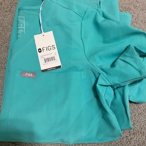 New. Rare color. Catarina One pocket scrub top.